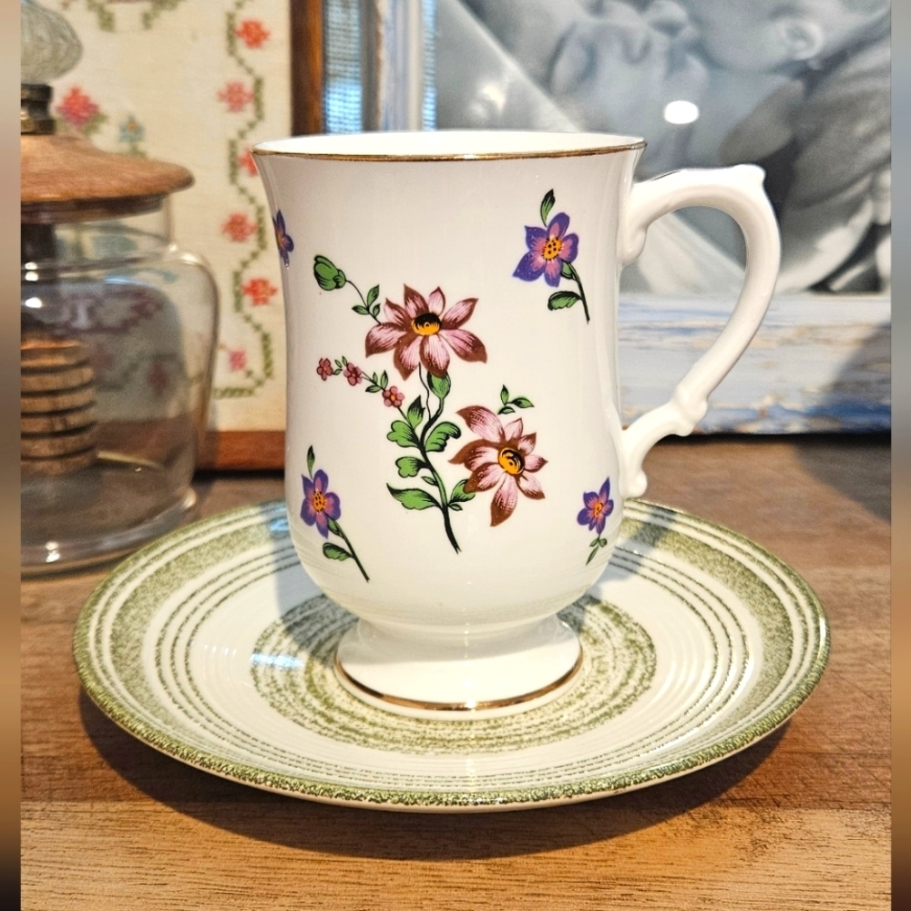 Royal Victoria Fine Bone China Floral Tea Cup